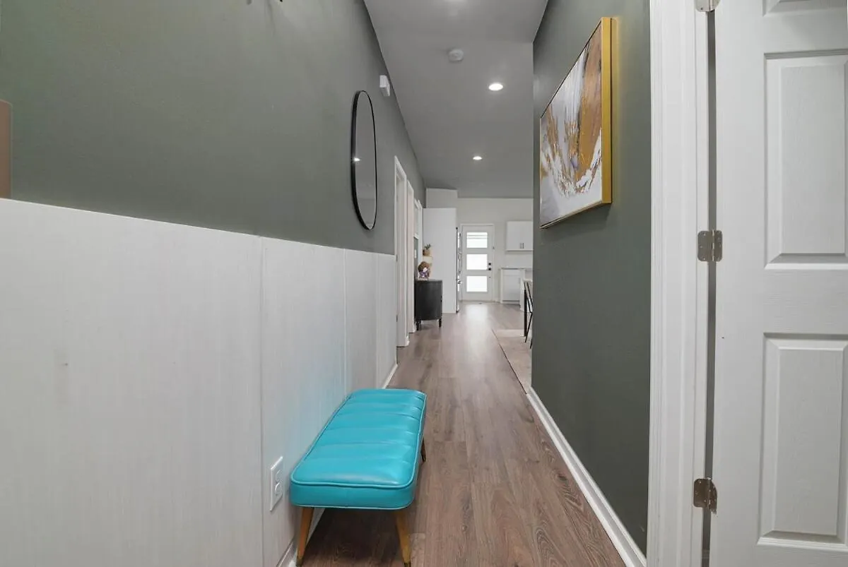 Vakantiehuis Modern Ranch Fenced Backyard - 6 Mins To South End Villa Charlotte Verenigde Staten