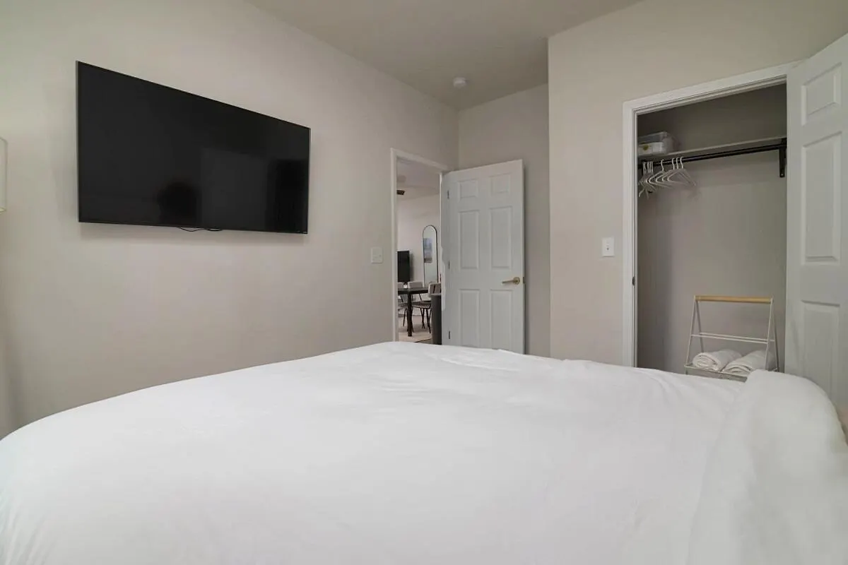 Modern Ranch Fenced Backyard - 6 Mins To South End Villa Charlotte